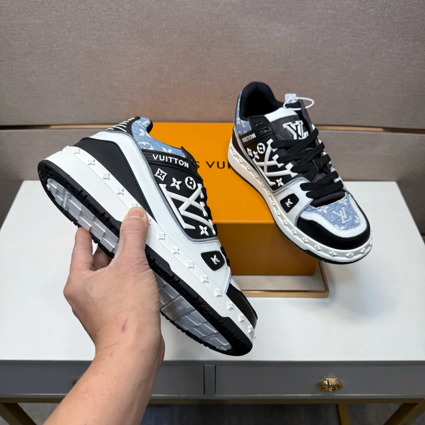 Men's men's shoes 💰pp620 [LV～] Men's casual shoes 2025z cabinet sales simultaneously 🔶Size: 38-44#️⃣ 🔷2 colors🔜The upper is made of multi-material splicing➕Mesh lining, comfortable and breathable, sole: original comfortable and wear-resistant outsole, ⚠️real thing📱photographed🎬real thing is better📢📢📢